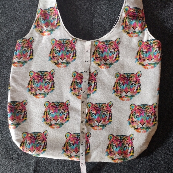 Colorful tiger reversible tote bag - Picture 4 of 6